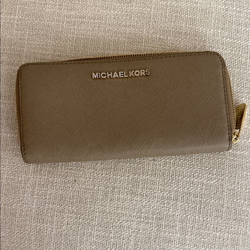 Michael Kors Beige Zip-Around Wallet